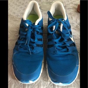 12.5 Mens Nike Free (Blue & White)